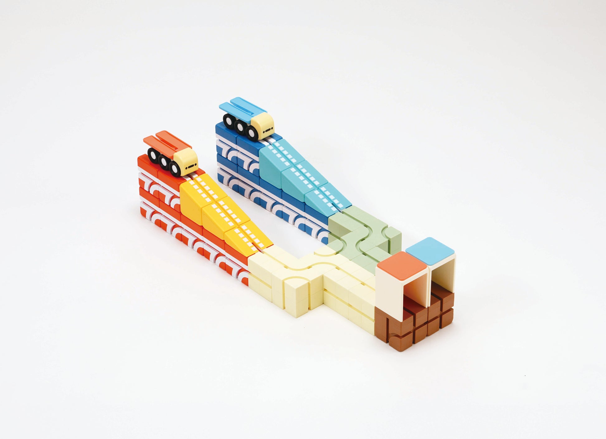 Set Qbi Play Starter desplegado mostrando todas las piezas incluidas