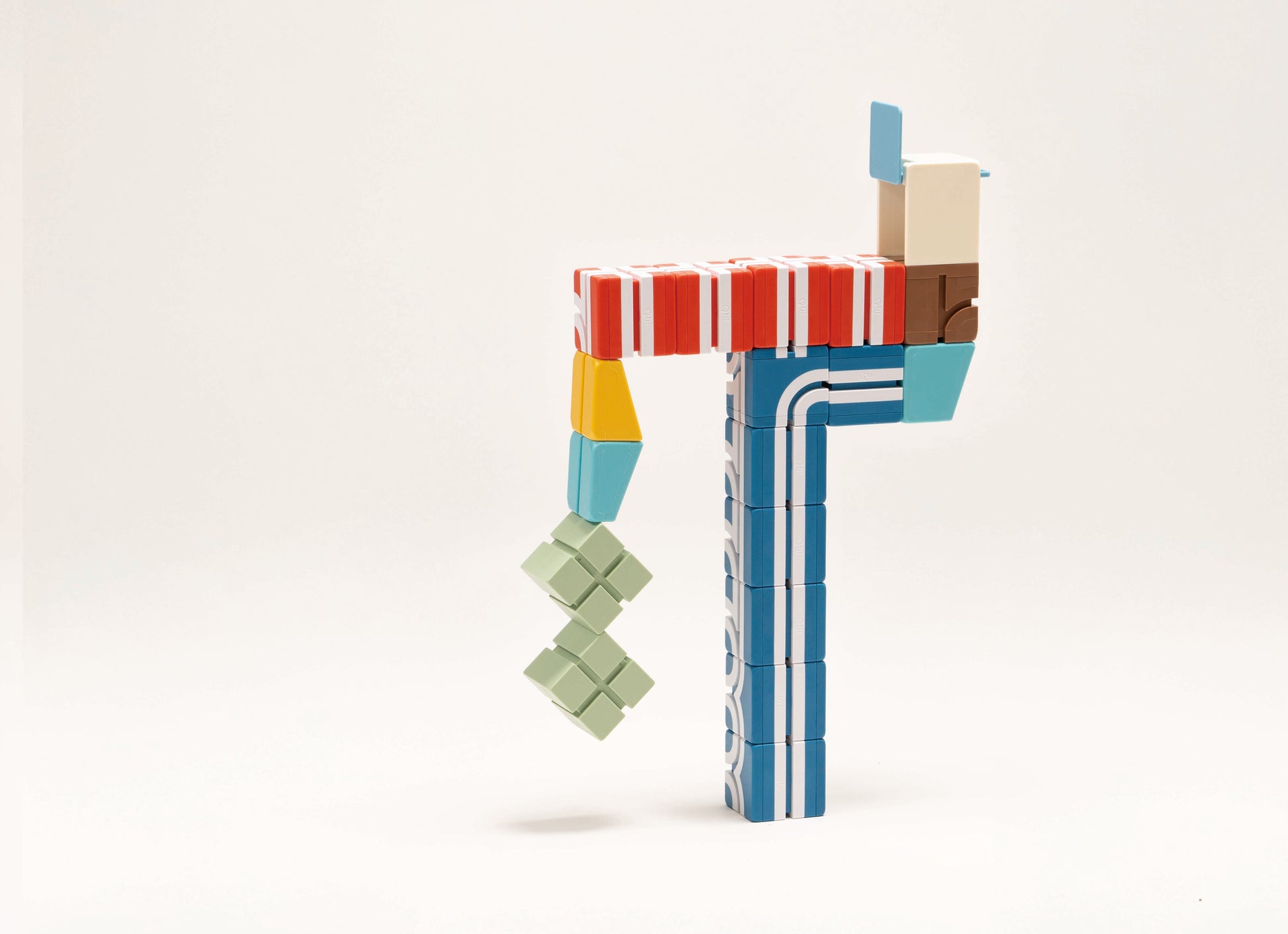 Juego libre con set Qbi Play Starter — múltiples configuraciones posibles