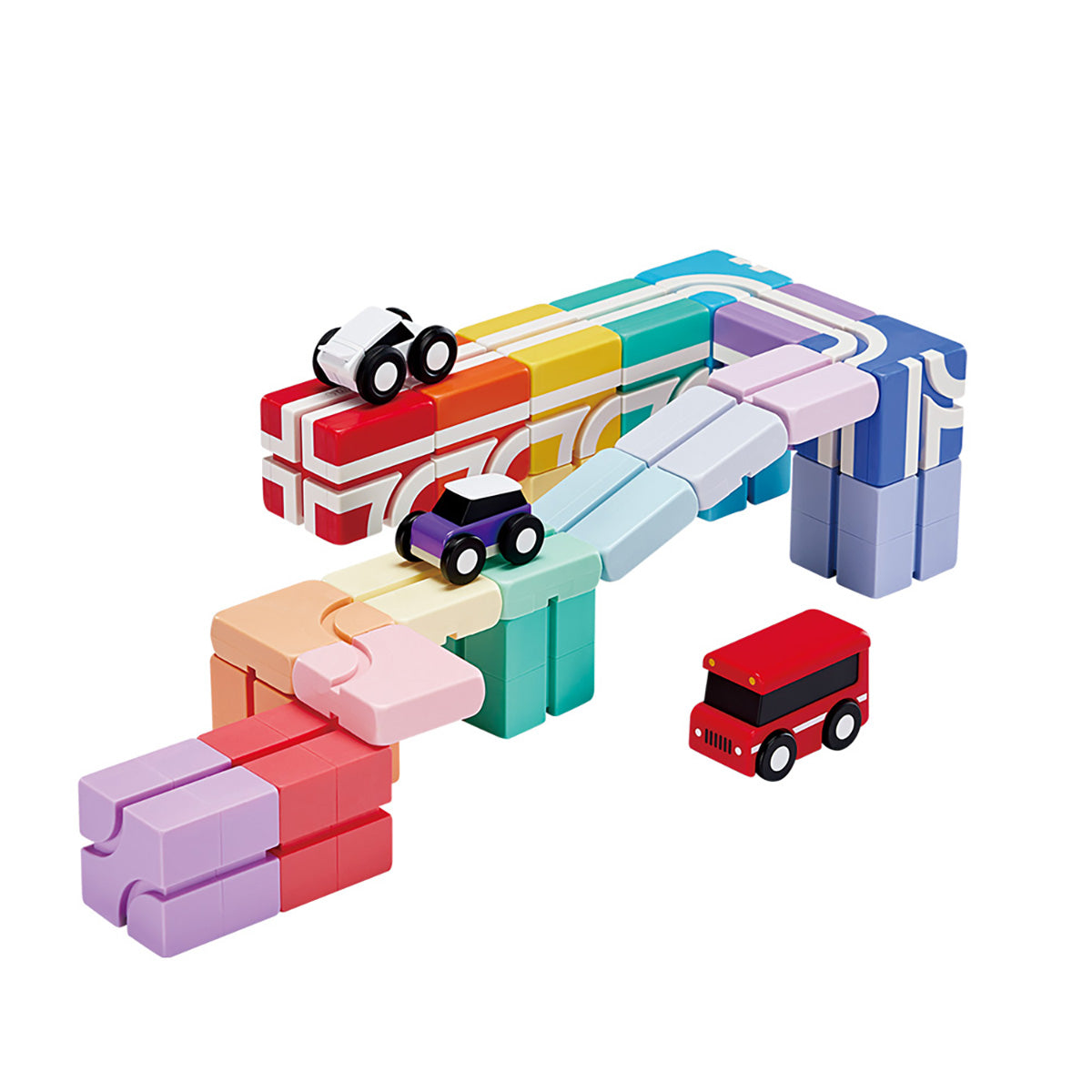 Cubos magnéticos Qbi Creator conectados formando una pista modular